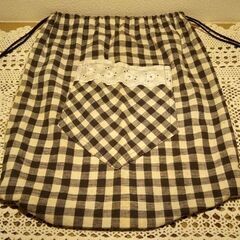 レースのポケットがかわいい小物入れ