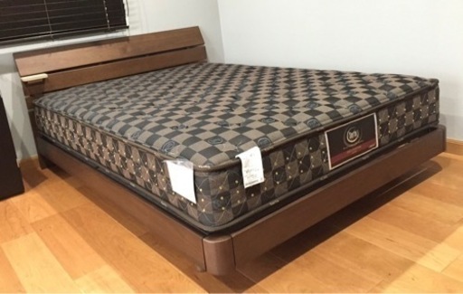 ダブルベッドフレーム+サータマットレス