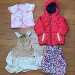 女の子　90センチ　冬用ジャンパー、ベストなど　