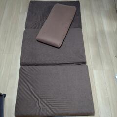 マットレスと枕