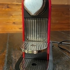 ネスプレッソ　コーヒーメーカー