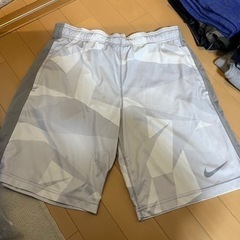 ナイキ　ハーフパンツ　サイズ「M」