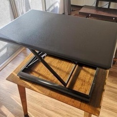 昇降デスクの画像