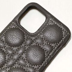 新品　iPhone12ケース iPhone12Proケース レザー風　ダークグレー系　キルティングレザー風の画像
