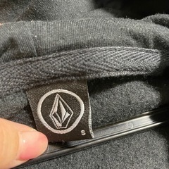 VOLCOM スウェットパーカーの画像