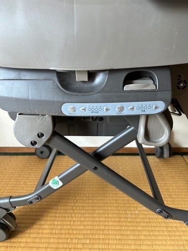 コンビ電動ハイローチェア*使用数回