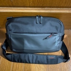 ボディバッグ tomtoc 容量7L