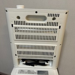 電気ストーブとドレッサーです！の画像