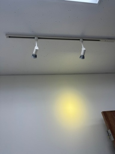 スポットライト　照明器具