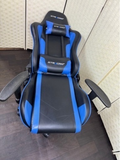 ご購入者様決定【美品】オットマン付きゲーミングチェア