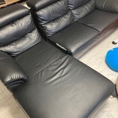黒いソファ