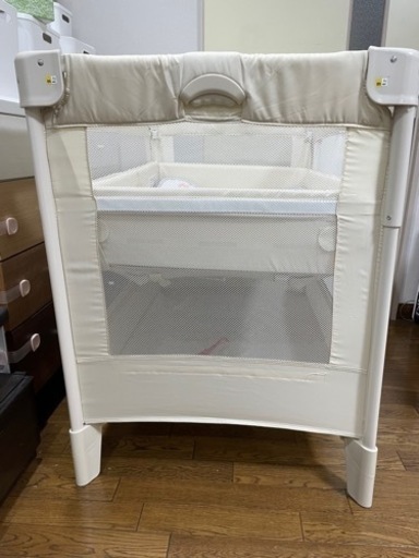 アップリカ　ベビーベッド　ココネルエアー　中古品