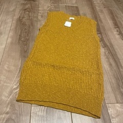 シェルター　新品タグ付　ノースリーブニット