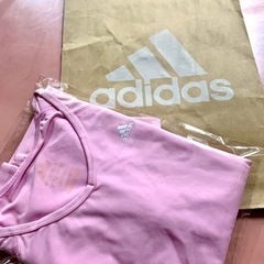 至急❗️adidas アディダス   Vネックシャツ✨