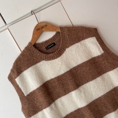 ふんわり　あったか　ボーダー　ニット　ベスト　重ね着　ベージュ　ホワイト　MLの画像