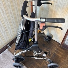 歩行車テイコブリトルハイ HS05H チェックブラウン中古品取扱説明書付の画像