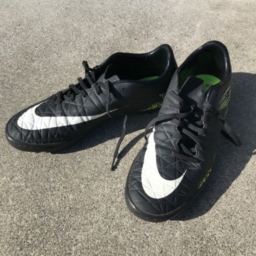 ナイキ　サッカー　トレーニングシューズ　28cm