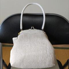 値下げします　未使用品　ビーズバッグの画像