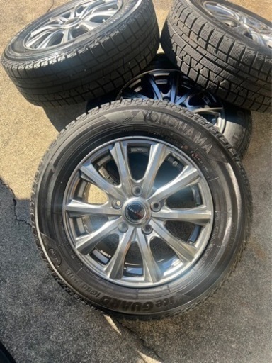 【美品】スタッドレスタイヤ