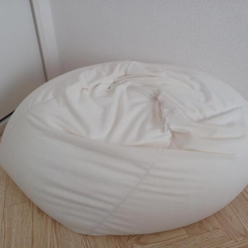 (お譲り先決定)ダメになるクッション(カバー無)引っ越しのため多数掲載中