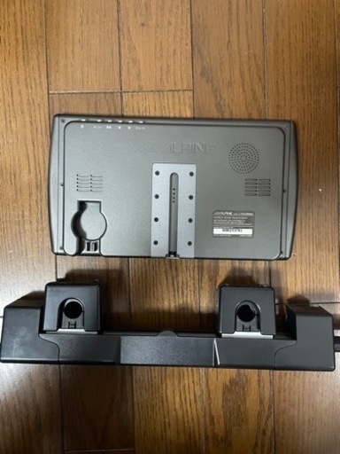 ALPINE 9inchリアモニター
