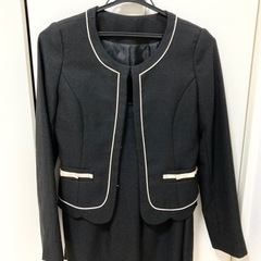 フォーマル　スーツ　レディース