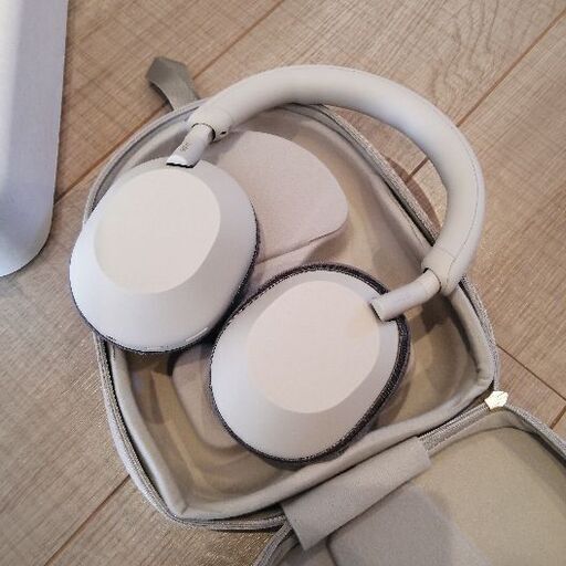 ヘッドフォン SONY WH-1000XM5(S) SILVER