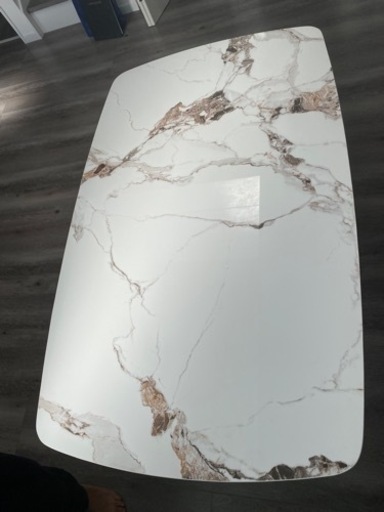 ダイニングテーブル　セラミック天板　新品　140cm
