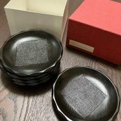 全て新品の11点セット！老舗象彦お盆と本漆小皿5セット、黒時代塗5セットの画像