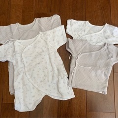 受渡予定あり　新生児　キルティング短肌着・コンビ肌着　4枚セット