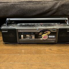 管K-59【愛知県一宮市から】【平日もお渡しできます！】SANYO  MR-U4CD ラジカセ スピーカー ヴィンテージ レトロ 当時物 黒 ブラック 部品どり ジャンク品 インテリア 当時物