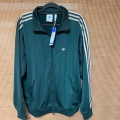 アディダス　トラックジャケット