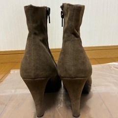 ショートブーツの画像