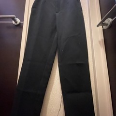 差し上げます　GU 黒　ハイウェストテーパードパンツ