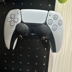 美品PS5本体　付属品全部完備　GOD OF WAR同梱版　　同梱のソフト無 ディスクドライブ搭載モデルの画像