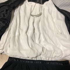 中古服　13号　フォーマル　ブラックフォーマル　クリーニング済みの画像