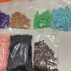 アイロンビーズセット37色&プレート6枚の画像