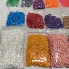 アイロンビーズセット37色&プレート6枚の画像