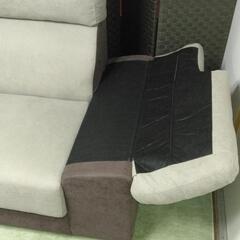 大きな3人掛けソファの画像