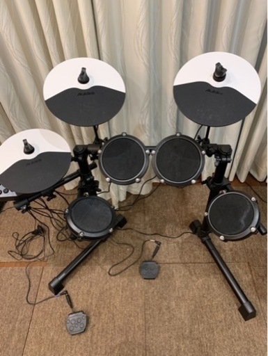 【取り引き中】電子ドラム：試し打ちのみでほぼ新品です。