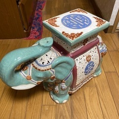 象の置物の画像