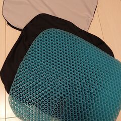 ゲルクッション 【特大46*44cm カバー2枚付き】 