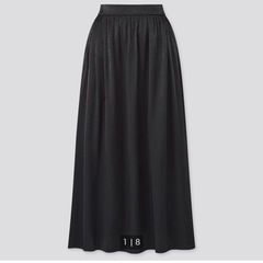 差し上げます　UNIQLO 黒　シャイニーギャザーロングスカートの画像