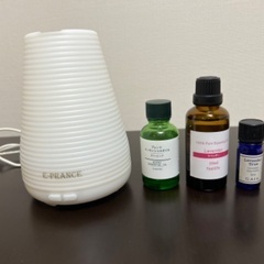 小型アロマ加湿器　アロマオイル3点つき