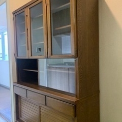 食器棚の画像