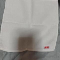 値下げ　新品ユニクロ年賀ハンカチの画像