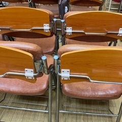 テーブル付き椅子