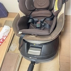 combi チャイルドシート 新生児からの画像