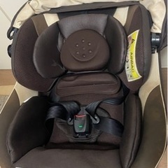 combi チャイルドシート 新生児からの画像