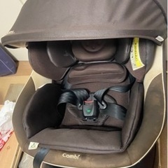 combi チャイルドシート 新生児からの画像